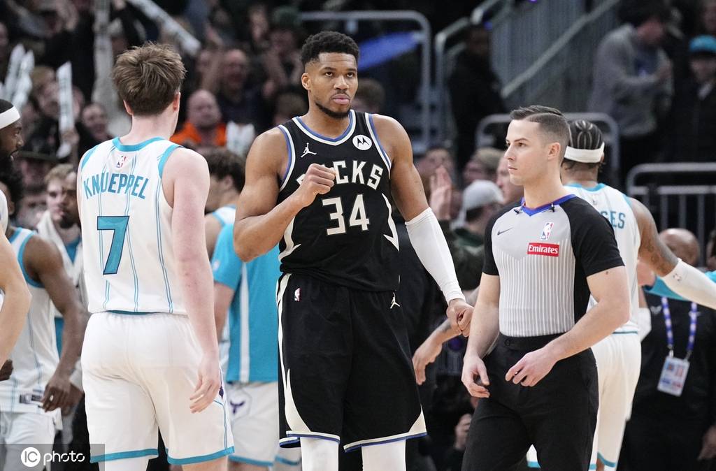 曝字母哥仍未提出交易申请 只要他不提雄鹿就一直耗着